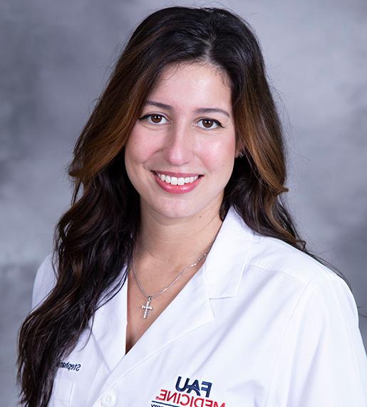 Headshot of Stephanie Yakoubovitch, M.D.